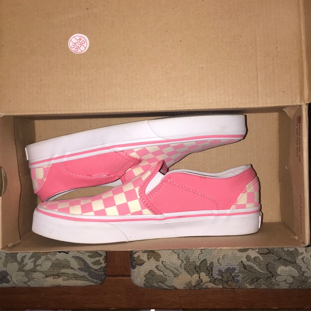 Size 7 Women’s Strawberry Pink Checkered Vans
